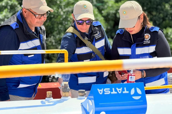 personal de Protección Civil de Oaxaca de Juárez supervisa que comercios y establecimientos cumplan con las medidas y requisitos de seguridad.