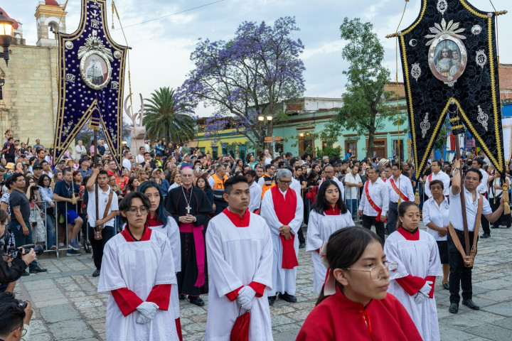 La Procesión del Silencio recorrió este viernes el Centro Histórico de Oaxaca de Juárez