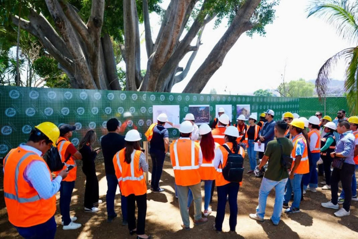 El Presidente Municipal de Oaxaca de Juárez, Ray Chagoya e integrantes del Cabildo Municipal, recorrieron el proyecto “Parque Oaxaca”.