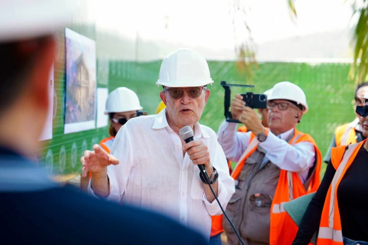 El Presidente Municipal de Oaxaca de Juárez, Ray Chagoya e integrantes del Cabildo Municipal, recorrieron el proyecto “Parque Oaxaca”.