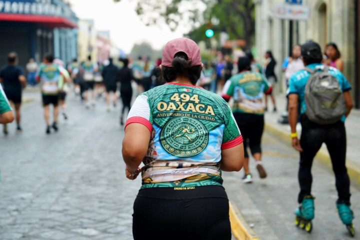 Ray Chagoya y miles de personas corrieron por Oaxaca de Juárez