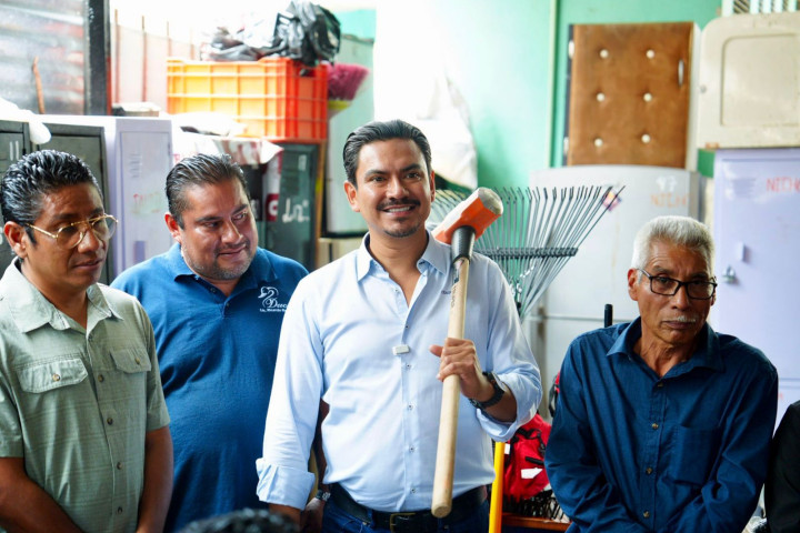 Con equipamiento, Ray Chagoya fortalece al Servicio de Limpia de Oaxaca de Juárez