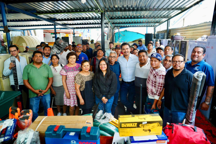 Con equipamiento, Ray Chagoya fortalece al Servicio de Limpia de Oaxaca de Juárez