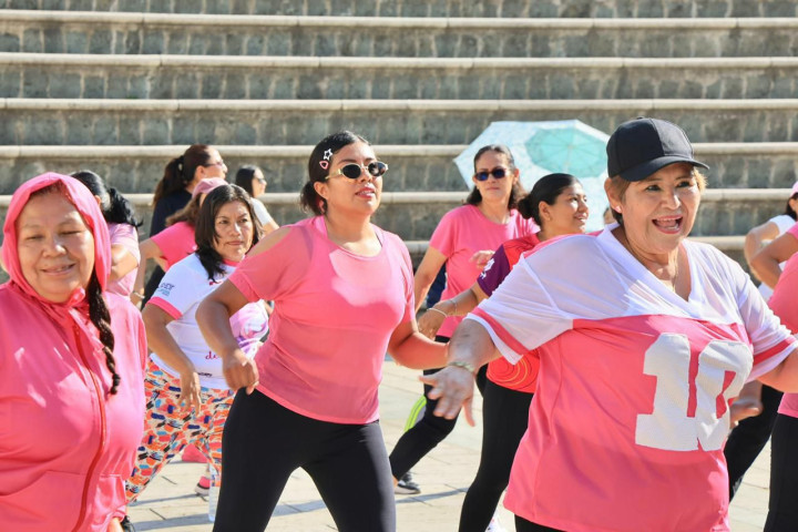 Mamás de Oaxaca de Juárez celebran su día con alegría, energía y mucho corazón