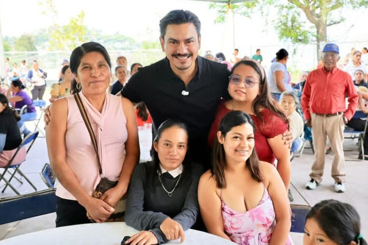 Con cariño y cercanía, celebramos el Día de las Madres en la colonia Solidaridad de Santa Rosa Panzacola
