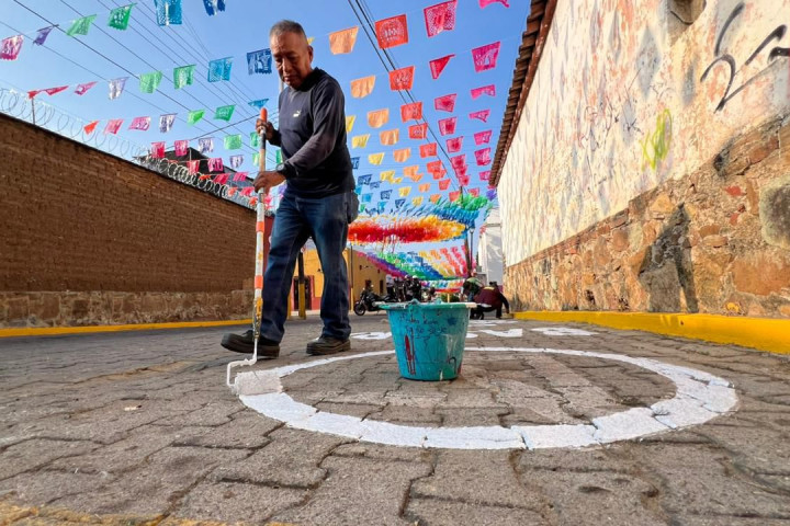 Realizan tequio en el Barrio de Xochimilco