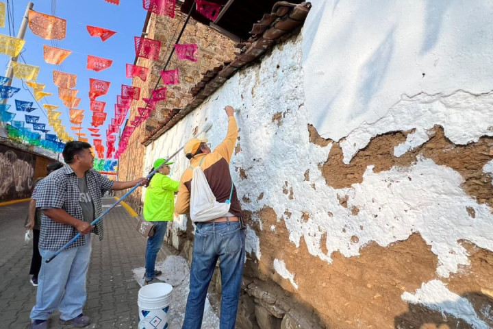Realizan tequio en el Barrio de Xochimilco