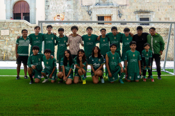 Oaxaca de Juárez vive la pasión del fútbol con el arranque de la Liga Mundial Vecinal 2026
