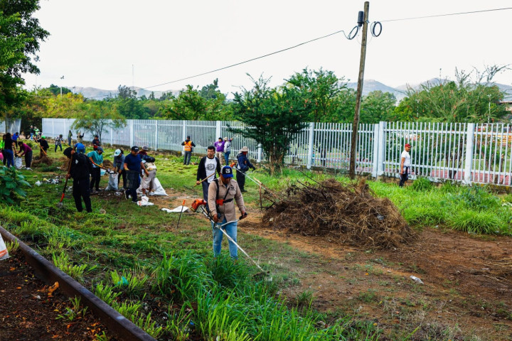 Vecinas y vecinos participaron en el Tequio Vecinal realizado en Santa Rosa Panzacola