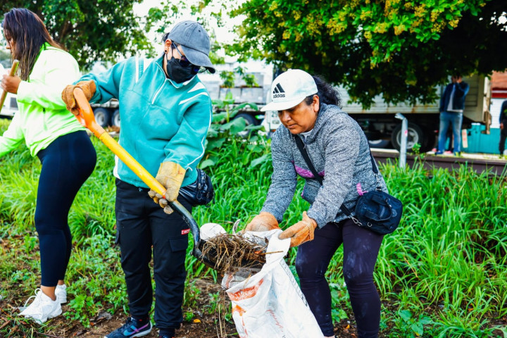 Vecinas y vecinos participaron en el Tequio Vecinal realizado en Santa Rosa Panzacola