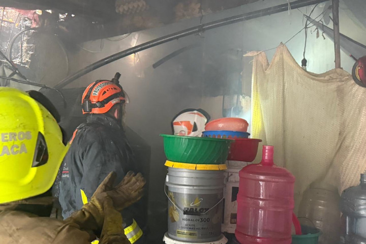 Protección Civil Municipal atiende incendio en vivienda de la colonia Reforma