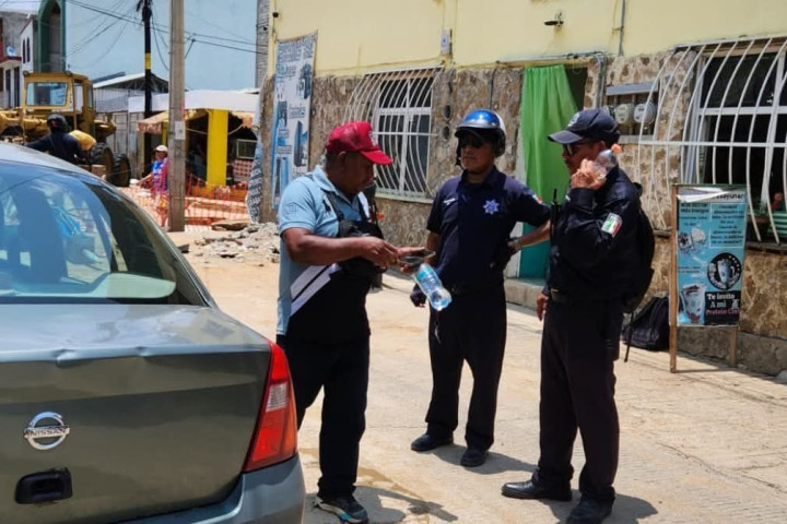 Policía Vial de Oaxaca de Juárez recupera espacios públicos