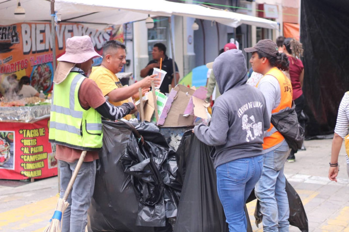 Refuerzan trabajos de limpia en el Centro Histórico