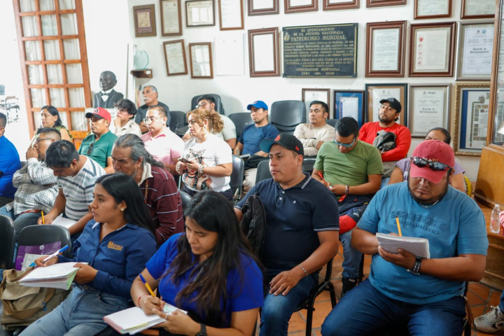 El Presidente Municipal Ray Chagoya sostuvo una reunión de trabajo con integrantes del Sindicato 3 de Marzo